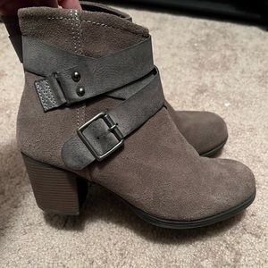 Sketchers - Beige Booties - Zipper Side, 2 inch Heel - Size 7